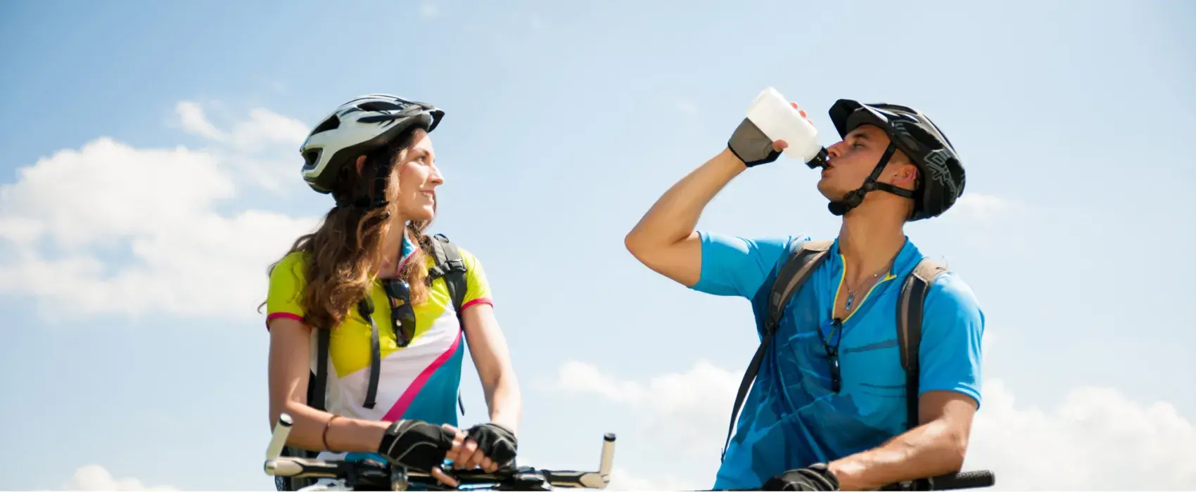 2 people cycling